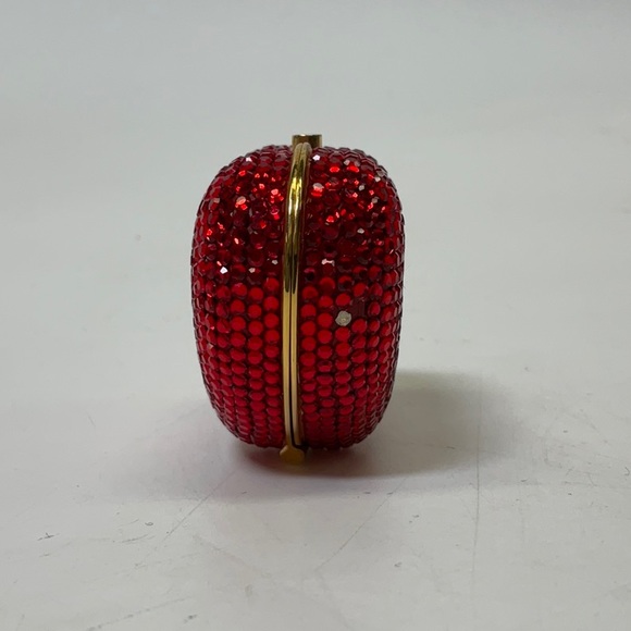 Judith Lieber miniature heart pillbox w/ Swarovski crystals, goldtone hardware - Picture 2 of 10